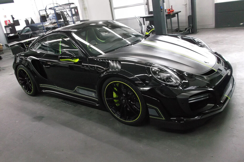 Techart Porsche mit exklusiver Designfolierung – umgesetzt von ACTIV Werbetechnik in Stuttgart.