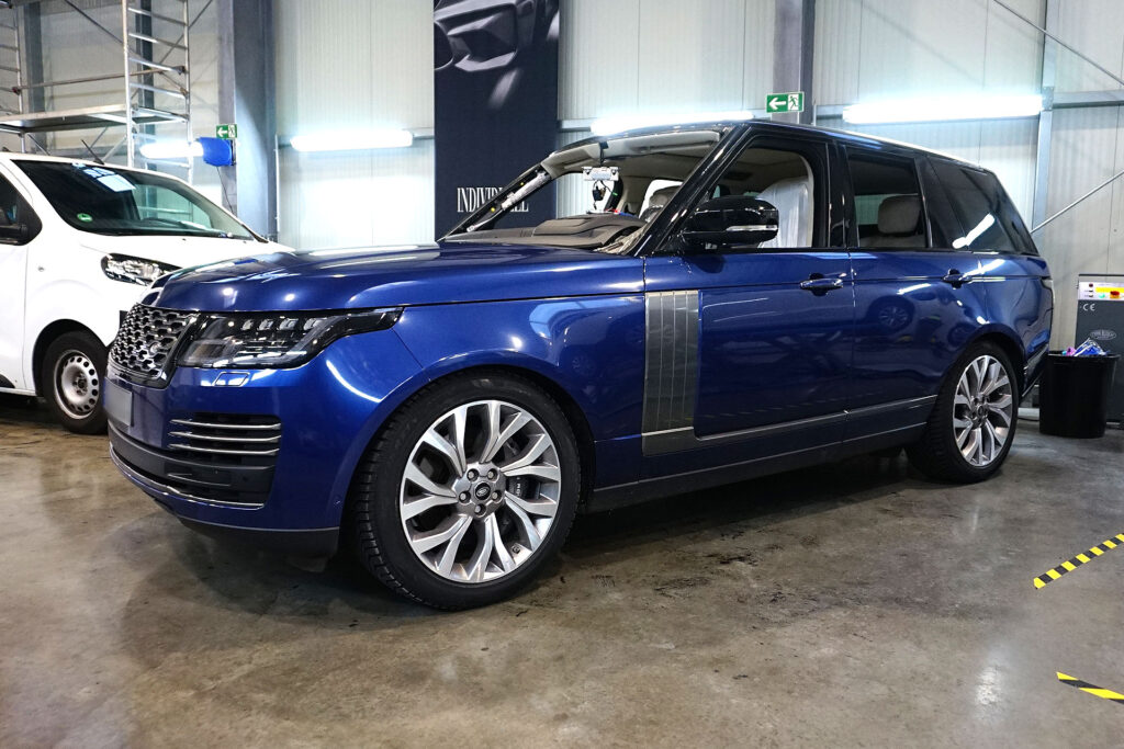 Carwrapping Range Rover metallic blau in Kernen bei Stuttgart